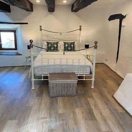 Spacious 1 Bed Home With Shared Pool Champagnac-la-Riviere Luaran gambar