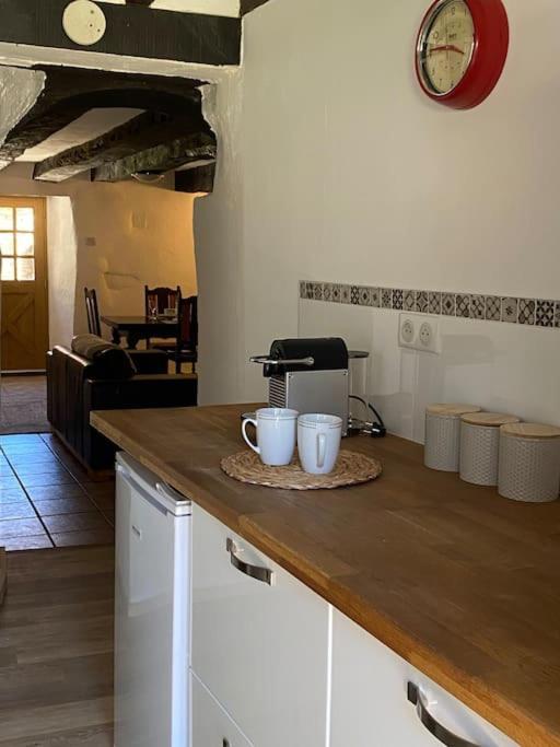 Spacious 1 Bed Home With Shared Pool Champagnac-la-Riviere Luaran gambar