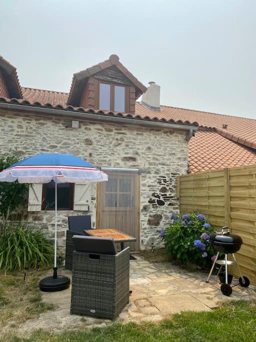 Spacious 1 Bed Home With Shared Pool Champagnac-la-Riviere Luaran gambar