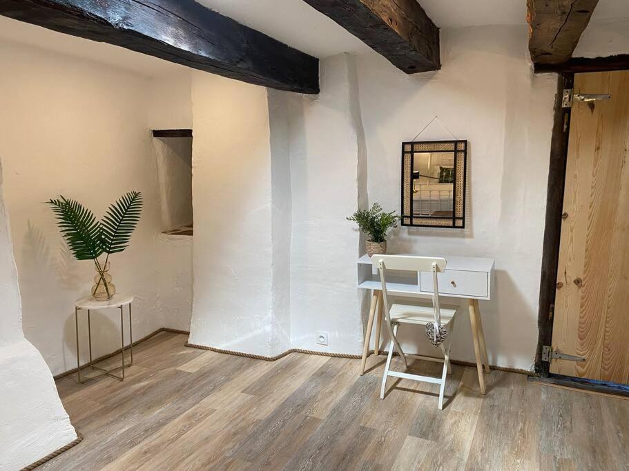 Spacious 1 Bed Home With Shared Pool Champagnac-la-Riviere Luaran gambar